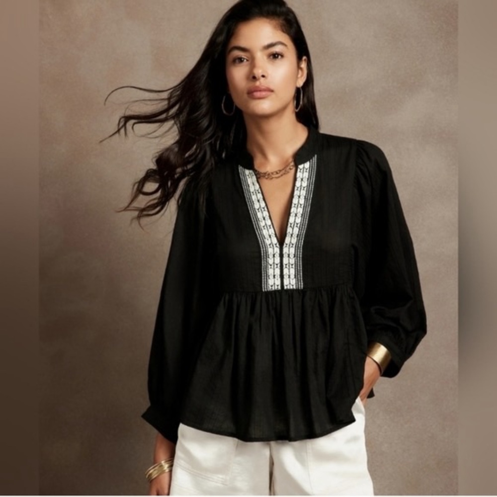 Banana Republic V-Neck Embroidered Peasant Blouse
